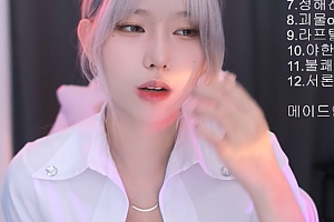 금발 존예 살짝 오픈된 오피스룩 셔츠